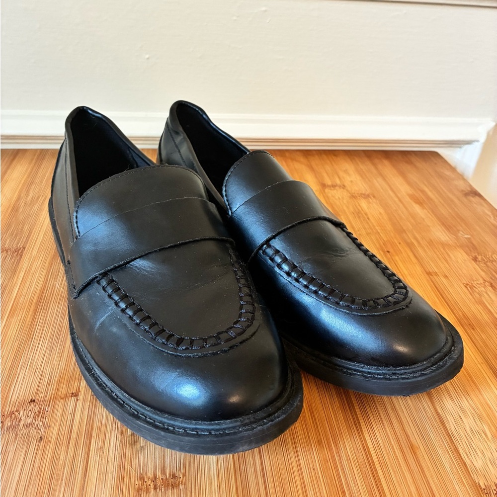 Old Navy Black Loafers
